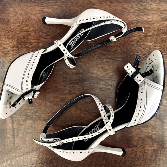 Carlos Santana Cream & Black Studded Open Toe Heel with Ankle Strap & Bow - Picture 2 of 10